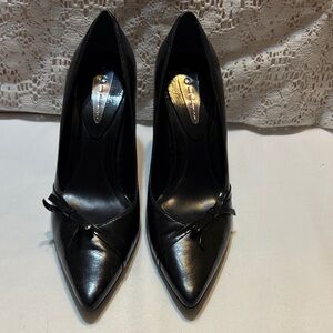 Elegant Black Heels with Bow